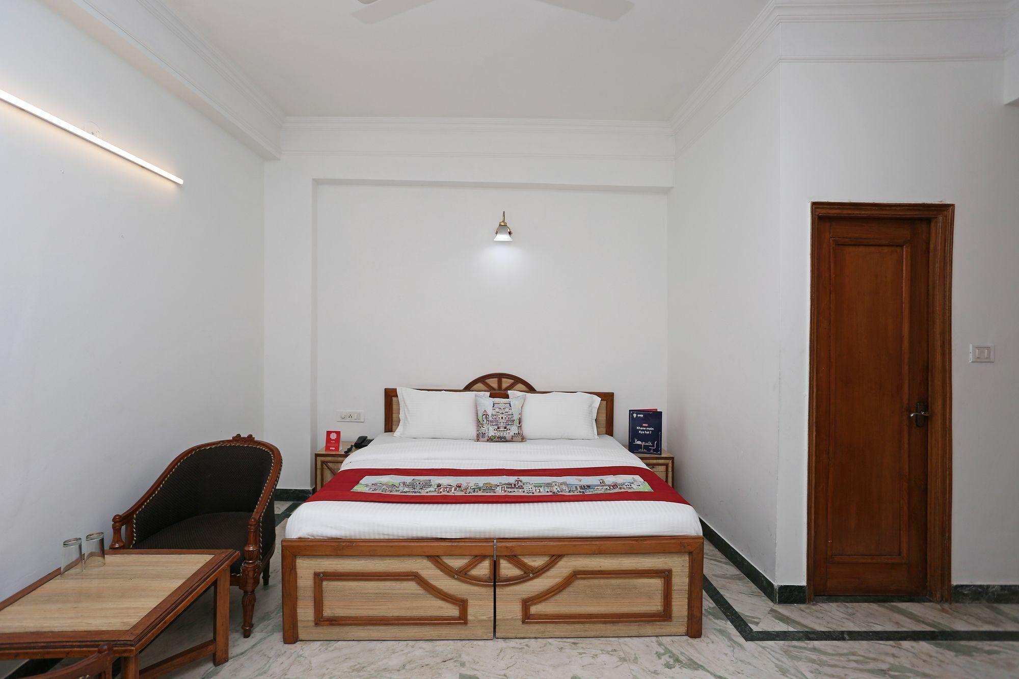 Oyo 10072 Hotel Amrit Regency Дехрадун Екстериор снимка